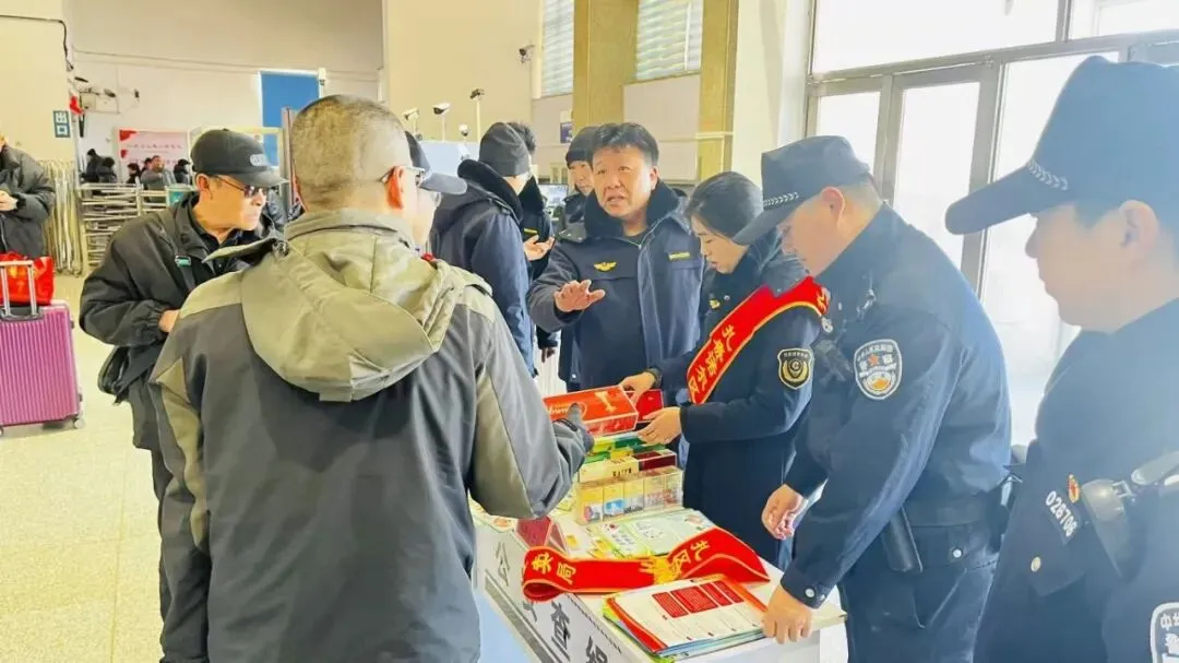 党建引领聚合力 协同共治护市场