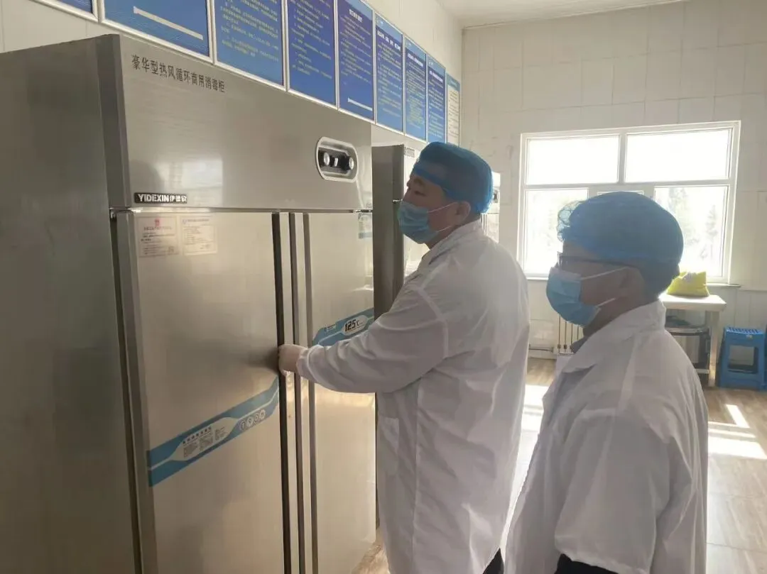 旗教育局联合市场监管局开展校园食堂食品安全检查