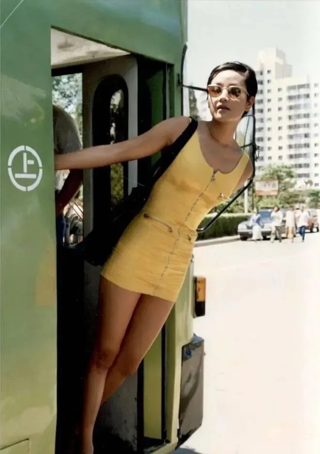 55岁不凹冻龄、不营销人设:瞿颖活成了内卷时代最稀缺的模样