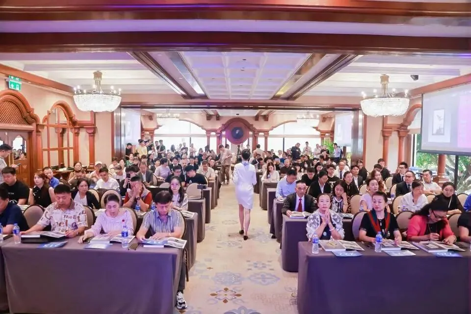 爆炸利好文物市场新政策:民间藏家的黄金时代来临