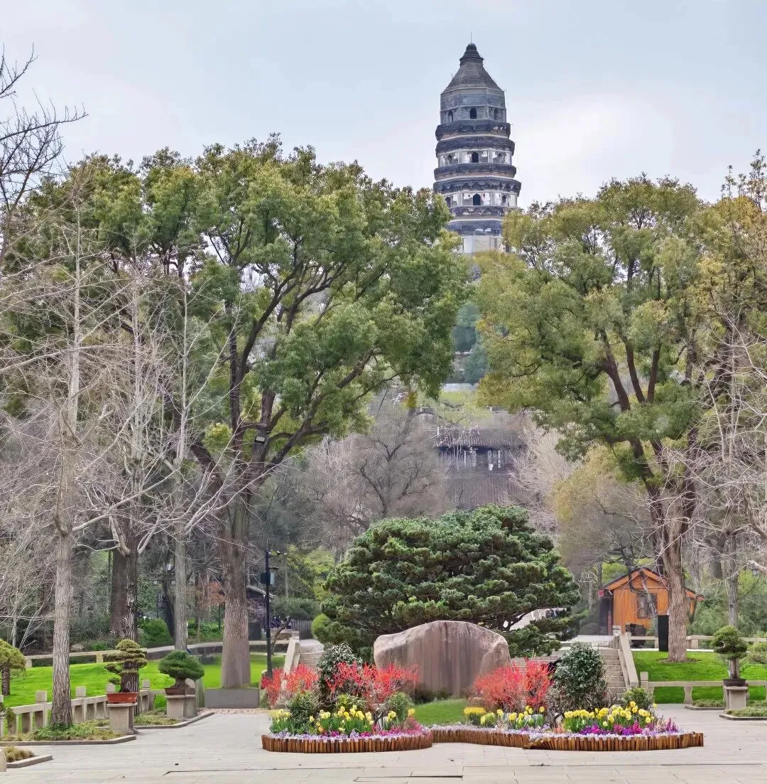 从花神殿到花卉市场:鲜花盛开的美好生活