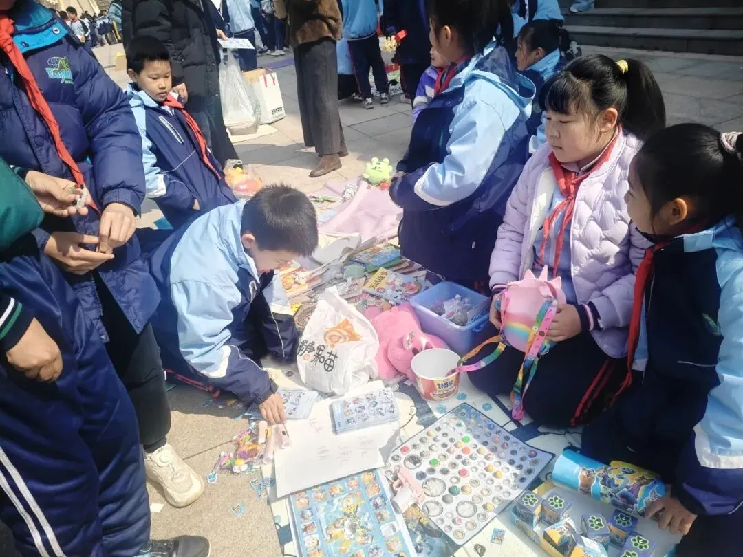 【智源纪-全环境立德树人】跳蚤小市场,成长大体验——智源小学“跳蚤”开市啦!