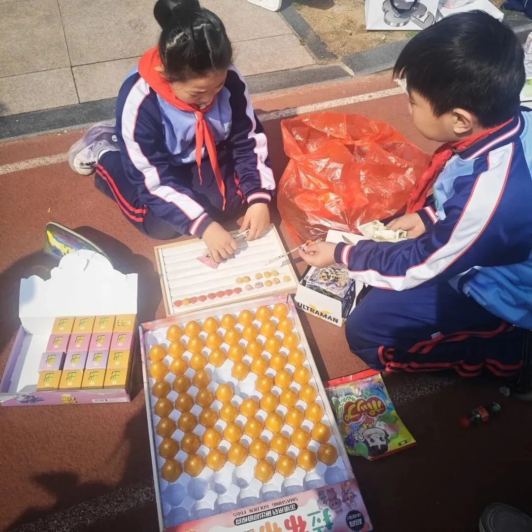 【智源纪-全环境立德树人】跳蚤小市场,成长大体验——智源小学“跳蚤”开市啦!