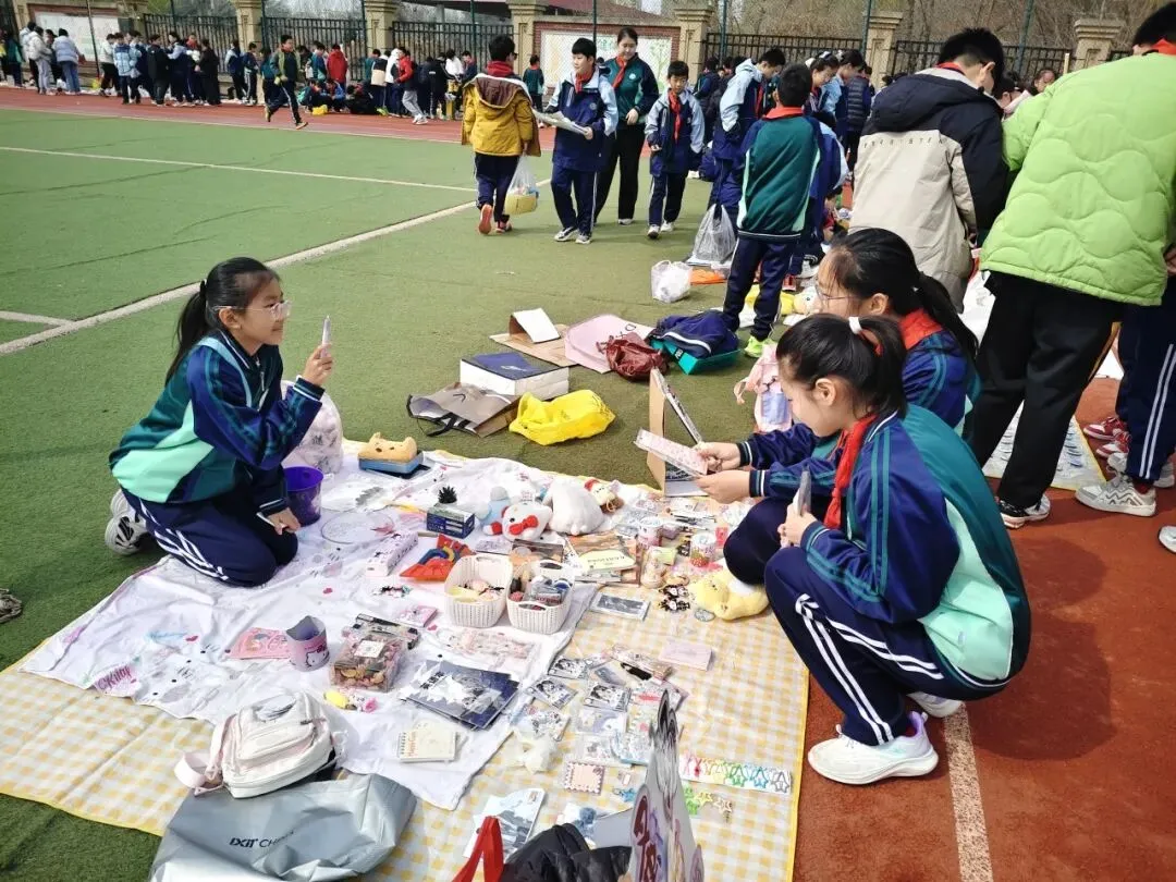【智源纪-全环境立德树人】跳蚤小市场,成长大体验——智源小学“跳蚤”开市啦!