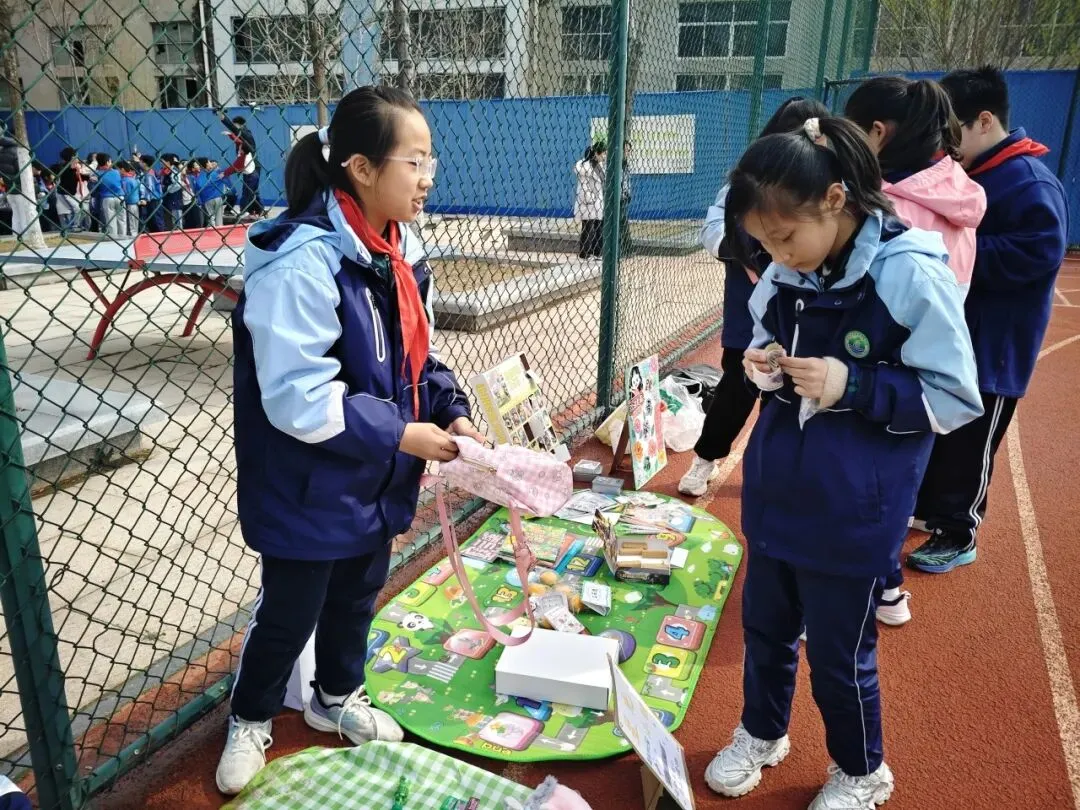 【智源纪-全环境立德树人】跳蚤小市场,成长大体验——智源小学“跳蚤”开市啦!
