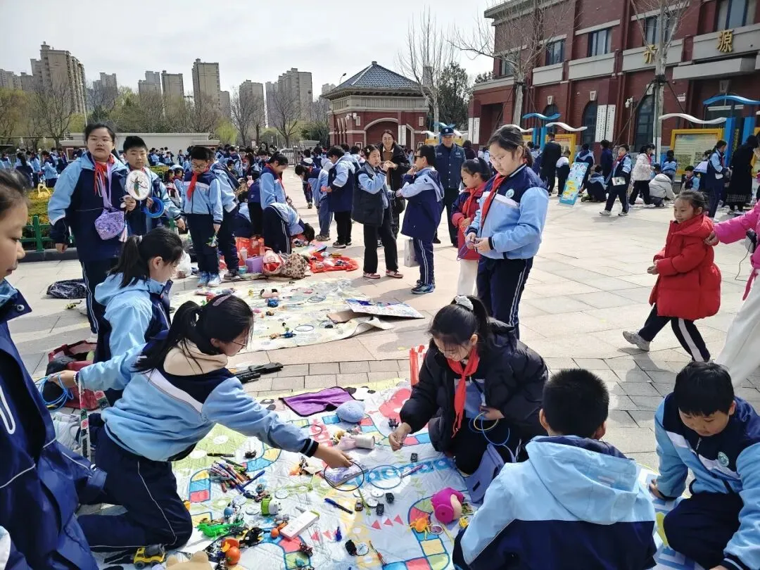 【智源纪-全环境立德树人】跳蚤小市场,成长大体验——智源小学“跳蚤”开市啦!
