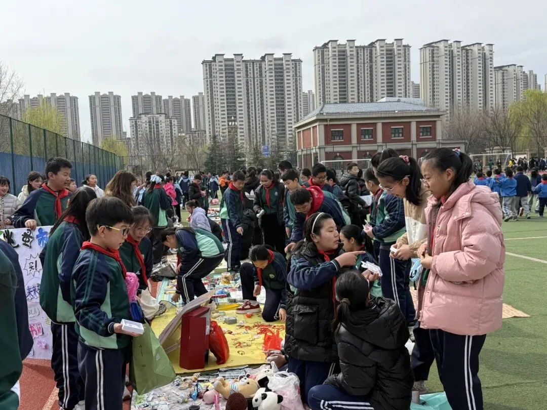 【智源纪-全环境立德树人】跳蚤小市场,成长大体验——智源小学“跳蚤”开市啦!