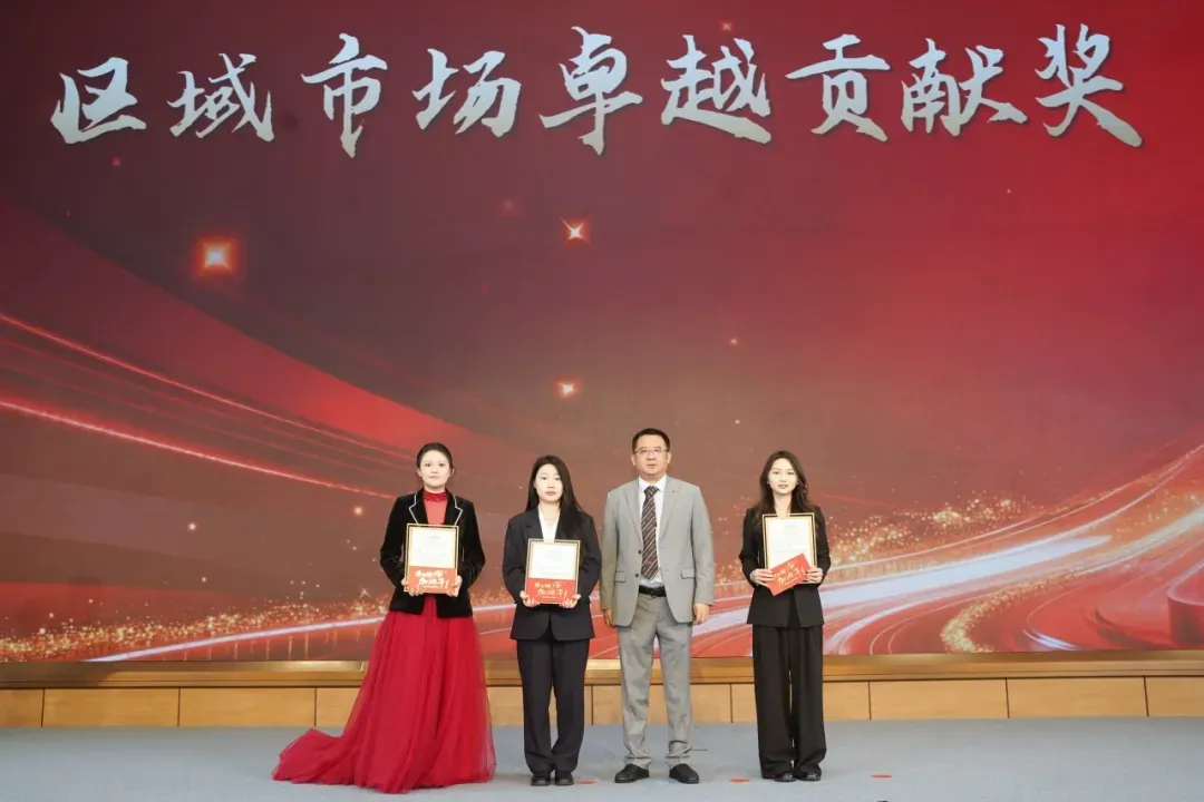 砺剑征程 再战新高 | 科曼国际营销中心2026年出征誓师