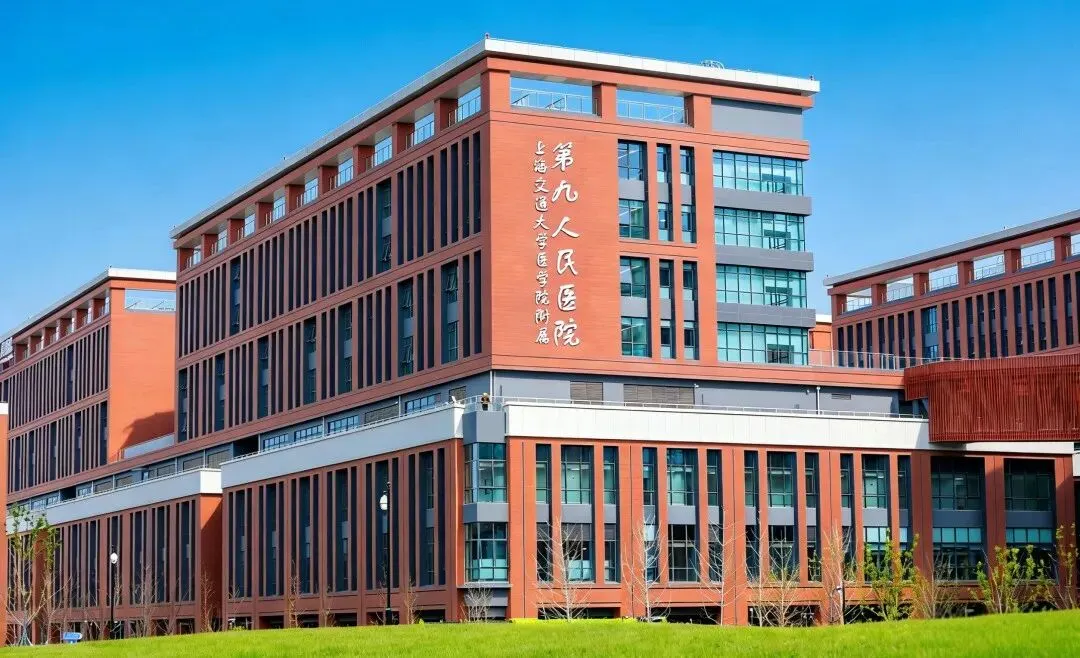 醒来!降温!上海市民赏花一包气!沪老牌市场爆火!老年人营养攻略!12家平台被约谈!邻居纠纷装9个摄像头互拍!家长为孩子出气暴打2岁娃