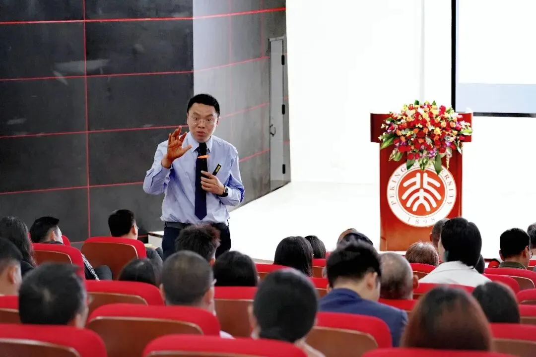 AI智能体时代大客户销售专家培训师唐兴通讲AI时代大客户销售底层逻辑被重写AITOBB2B销售培训讲师