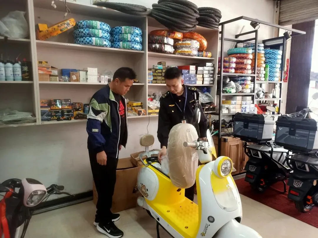 八步区市场监管局:聚焦电动自行车“隐形杀手” 斩断非法改装链条