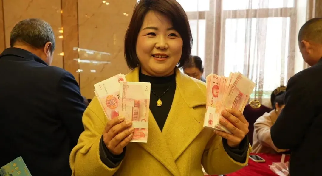 星耀终端 聚势红川 ——成县红川酒营销公司2025 年度客户答谢会圆满收官