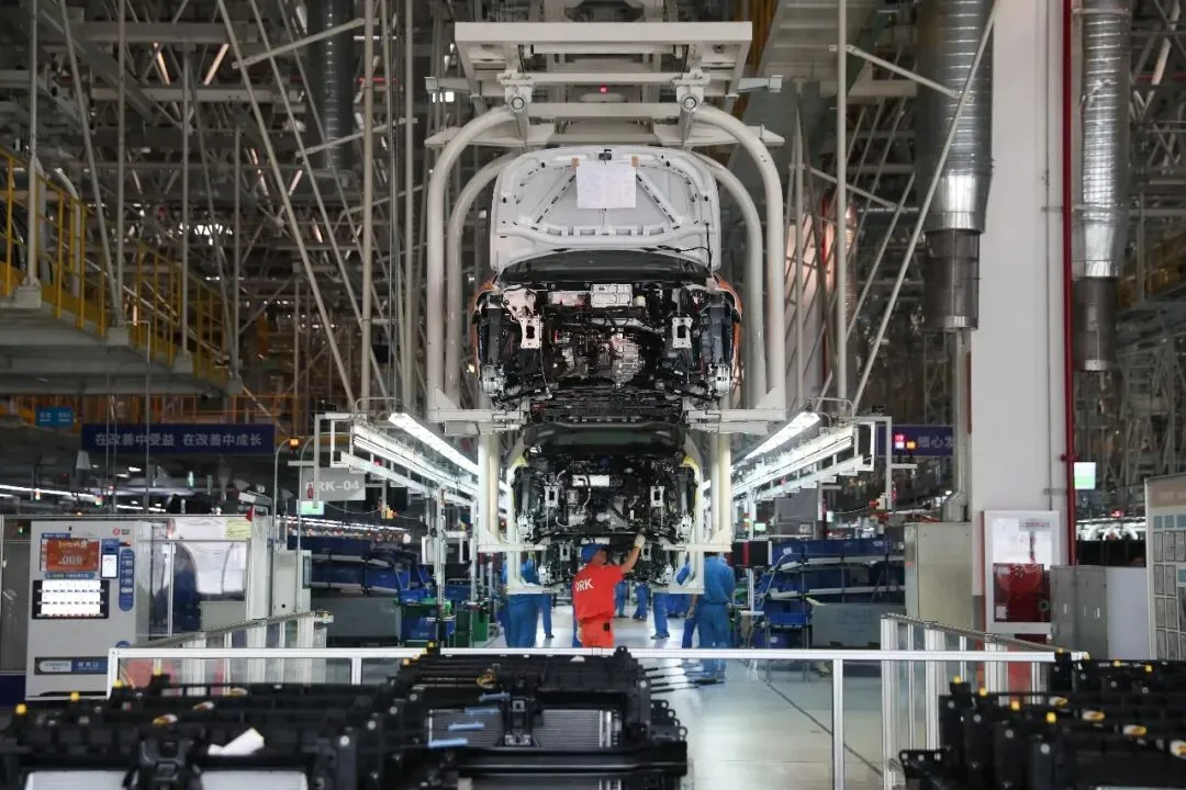 市场需求爆表却造不出车!印度三大厂集体停产?450万订单全砸手里