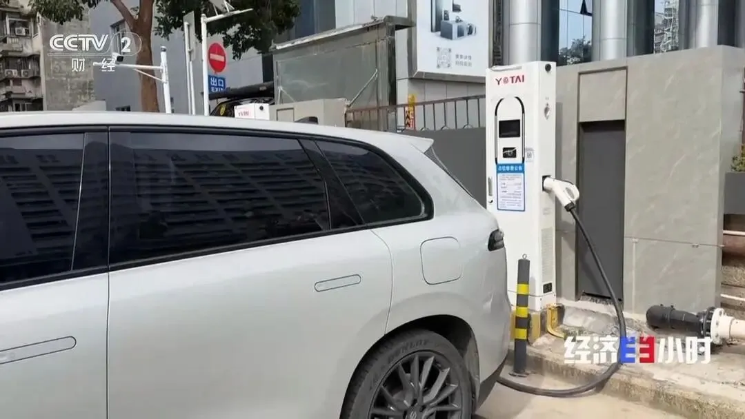 充电桩市场价格战惨烈!每度电服务费收三毛 利润只有4分钱