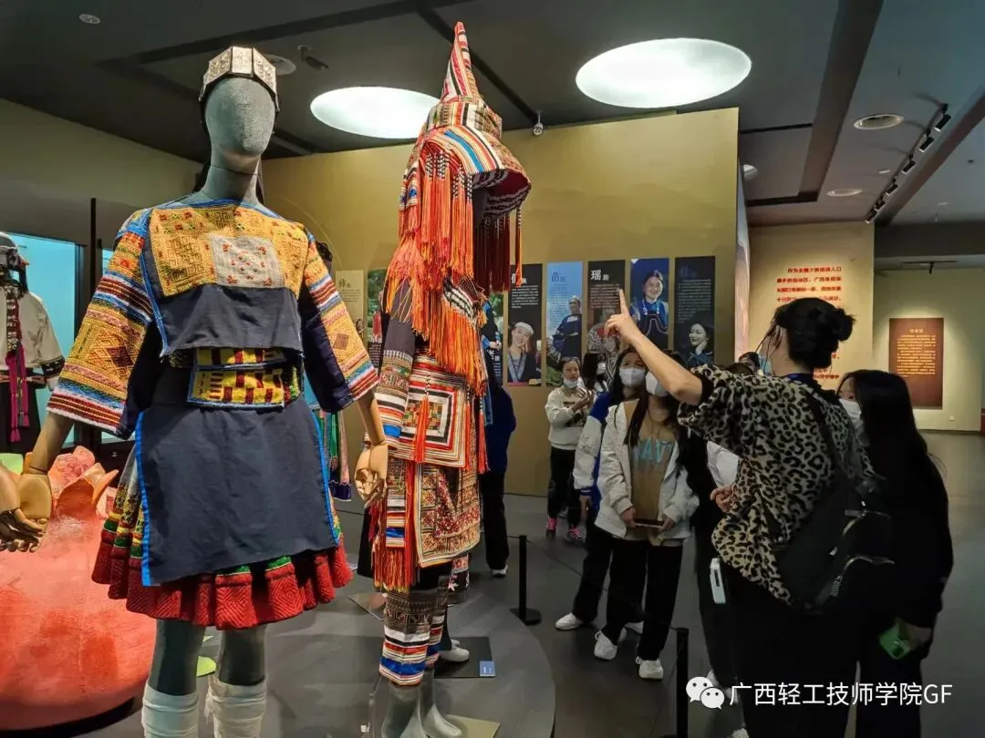 专业介绍|商贸服务系——服装制作与营销专业