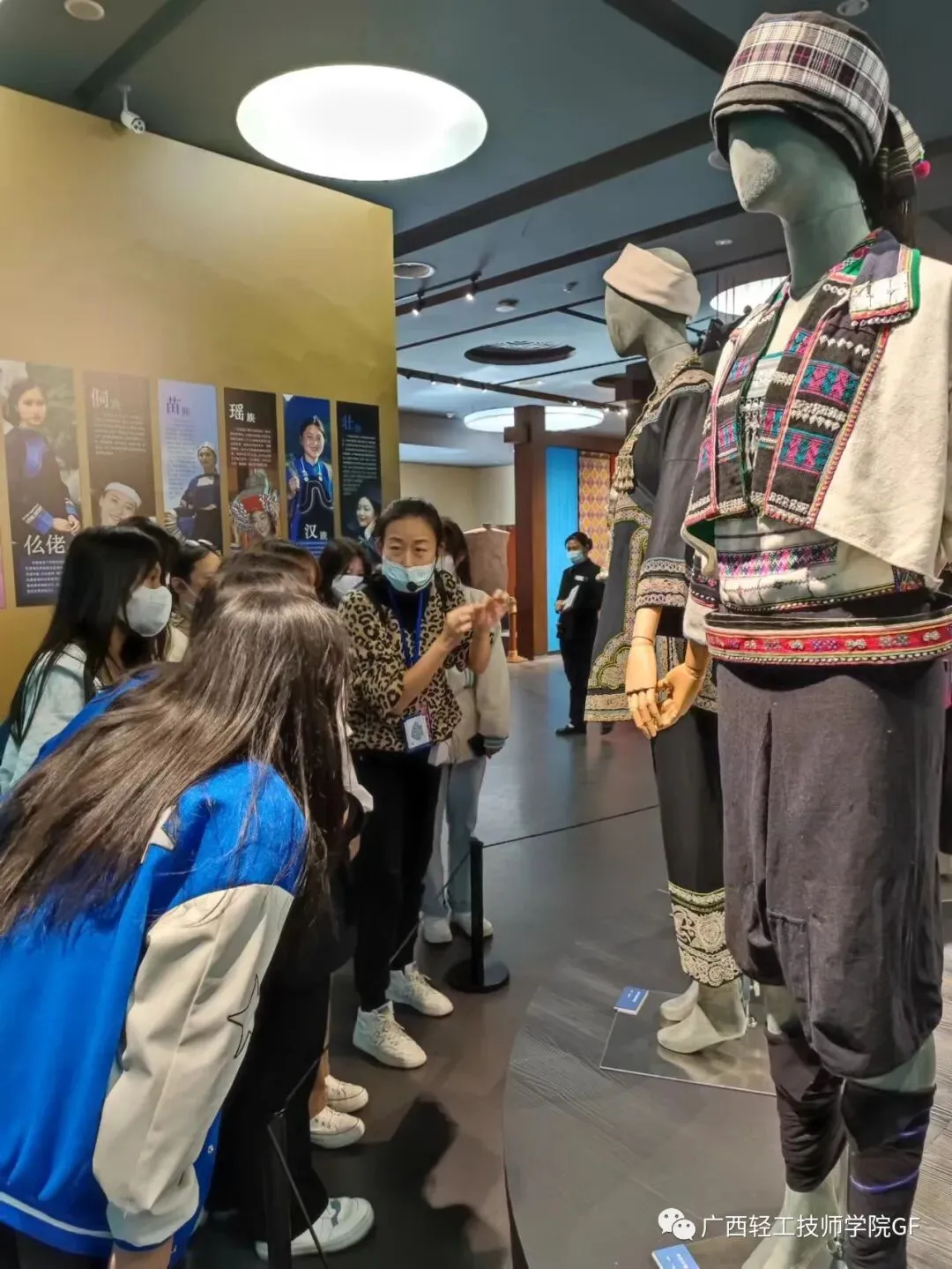 专业介绍|商贸服务系——服装制作与营销专业