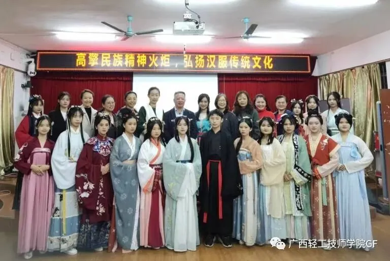 专业介绍|商贸服务系——服装制作与营销专业