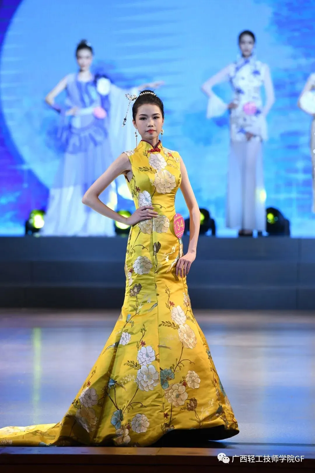 专业介绍|商贸服务系——服装制作与营销专业