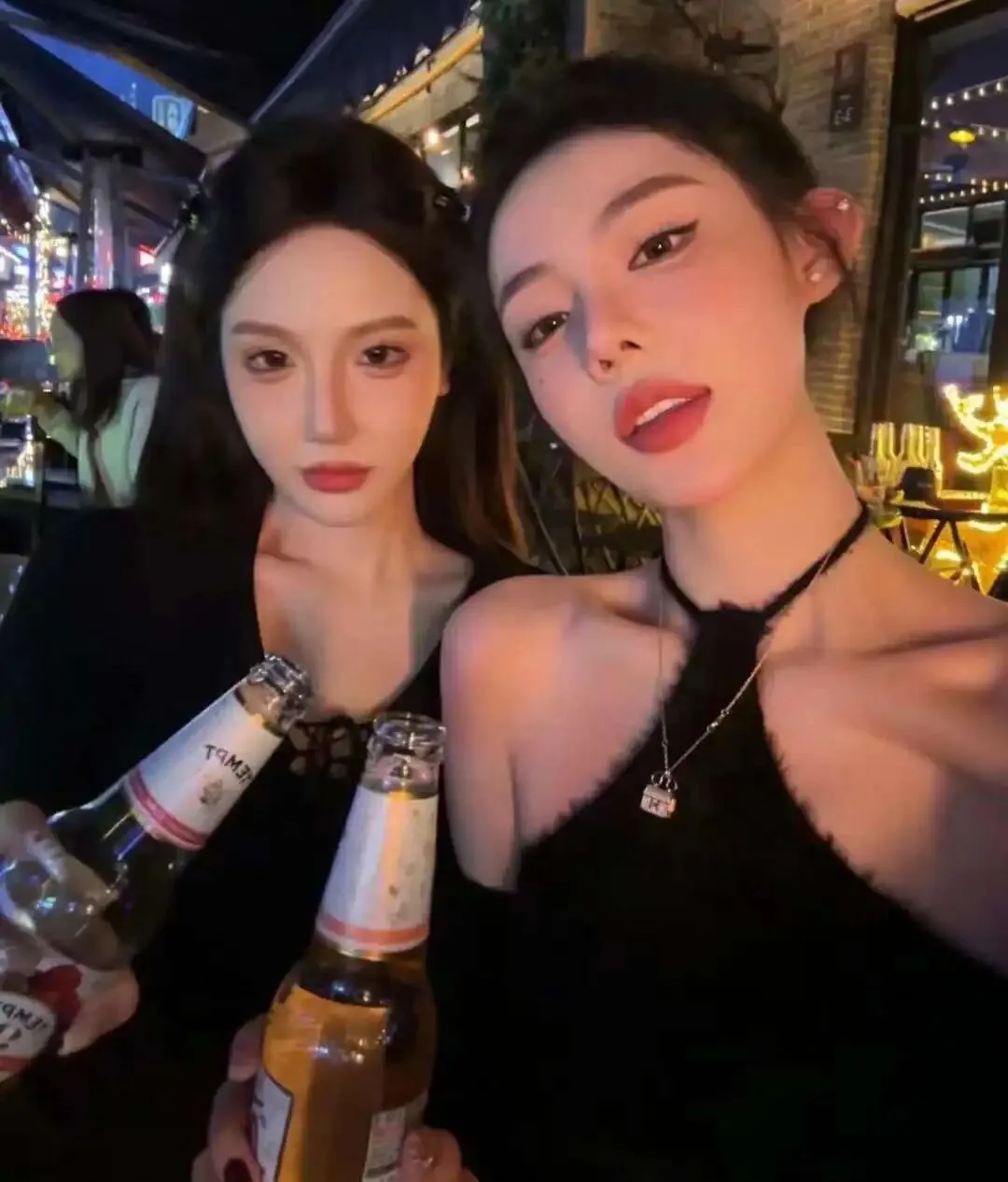 苏州夜场招聘信息,苏州KTV招聘女营销.日薪2000仅仅是一个开始,您的实际收入潜力,将远超这个数字,由您的热情、勤奋与智慧共同决定.