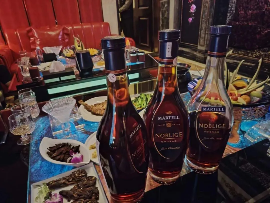 苏州夜场招聘信息,苏州KTV招聘女营销.日薪2000仅仅是一个开始,您的实际收入潜力,将远超这个数字,由您的热情、勤奋与智慧共同决定.