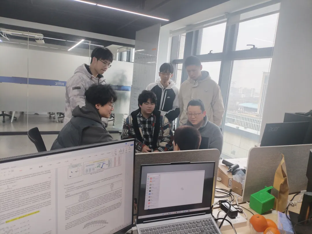 学院动态 | 计算机与信息技术学院师生赴浙江省机器人创新中心对接老年陪护机器人开发