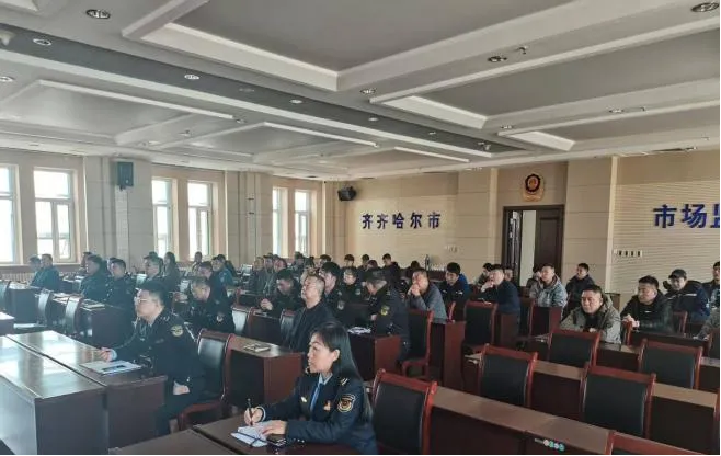 筑牢电梯安全防线!齐齐哈尔市市场监管局开展电梯维保专项培训