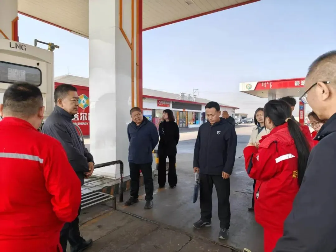 包头市市场监管局副局长杨文亮带队对我旗重点企业的特种设备安全监管情况开展督导检查