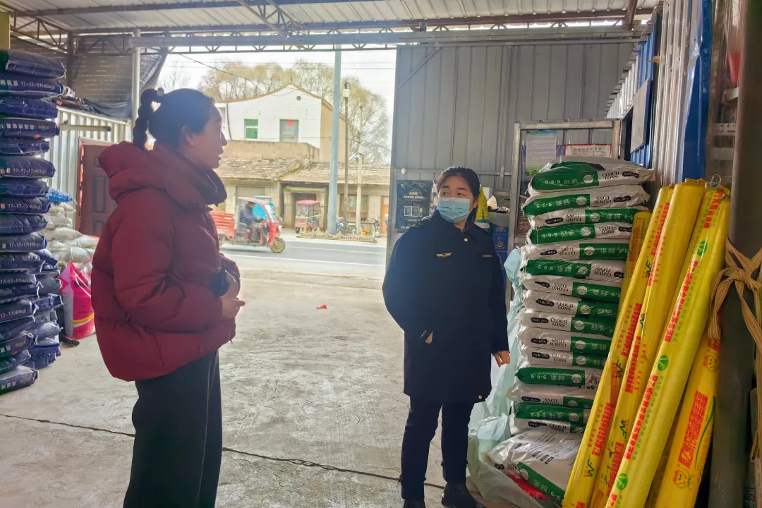 春耕护农在行动——辛店镇市场监督管理所开展农资市场专项检查