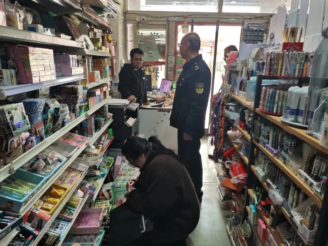 县文旅局开展校园周边出版物市场专项检查 筑牢青少年健康成长防线