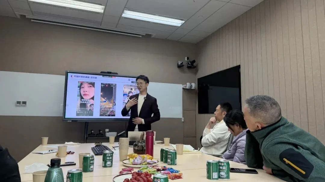 走进华泰&湖北微易开拍日|解锁自媒体获客新技能,实操演练干货满满!