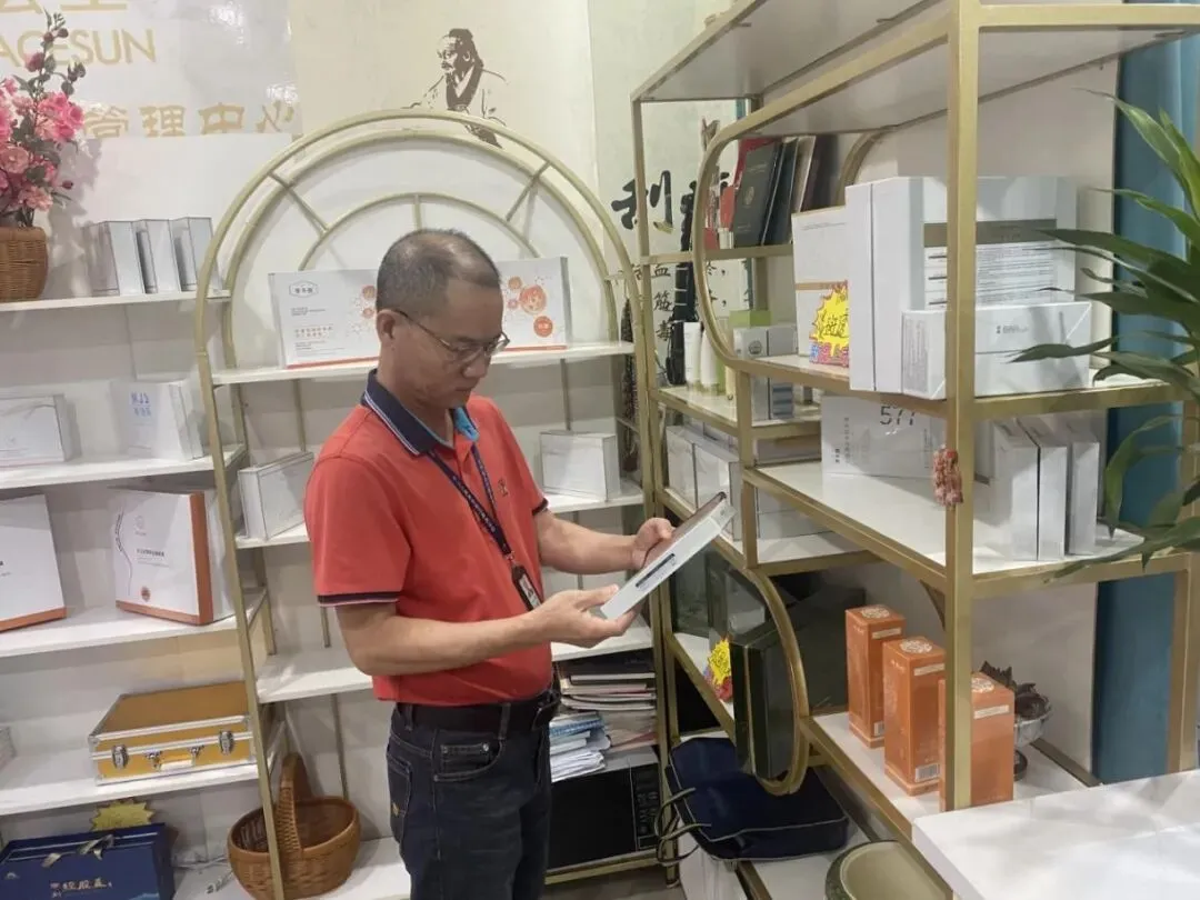 海南琼中县市场监管局迅速开展“3·15”曝光相关问题专项排查整治行动