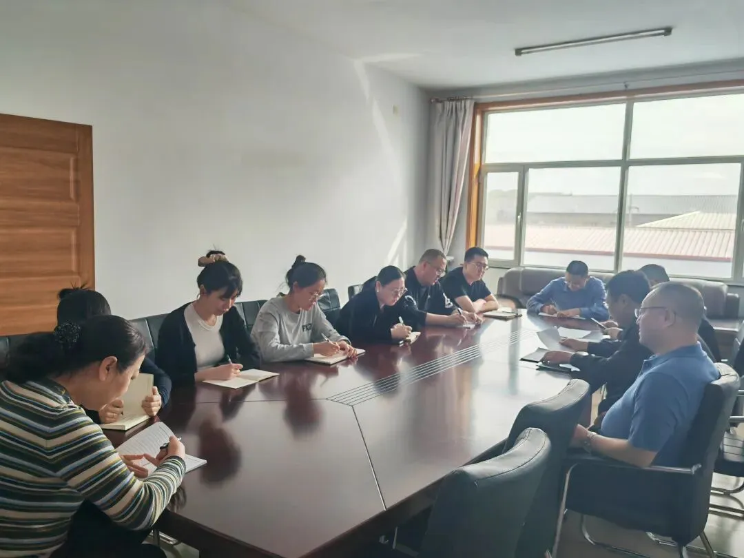 苏尼特左旗市场监督管理局召开网络食品及假劣肉专项整治工作部署会