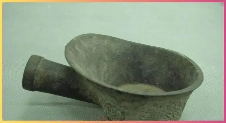 在旧货市场30元买的铜盆,转手竟卖出上万元,这类老物件遇到别小看