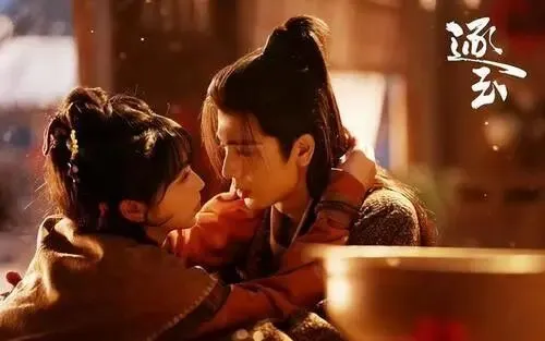 泄露、换脸、人设崩塌、营销作妖,《逐玉》全军覆没