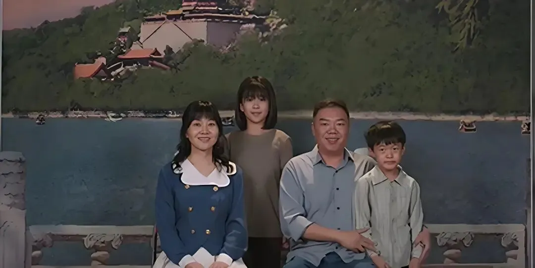 没有营销却火遍全网,《隐身的名字》里的母女关系,太敢拍了!