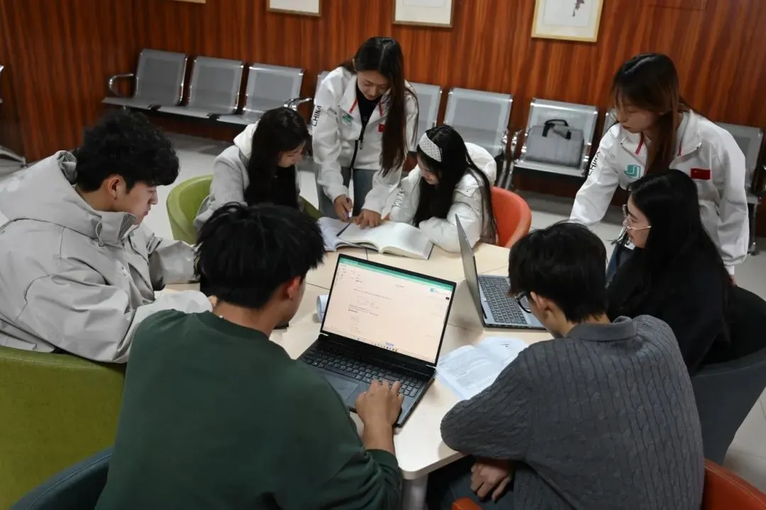 计算机科学技术学院共青团开展“学业互助,暖心同行”综合服务活动