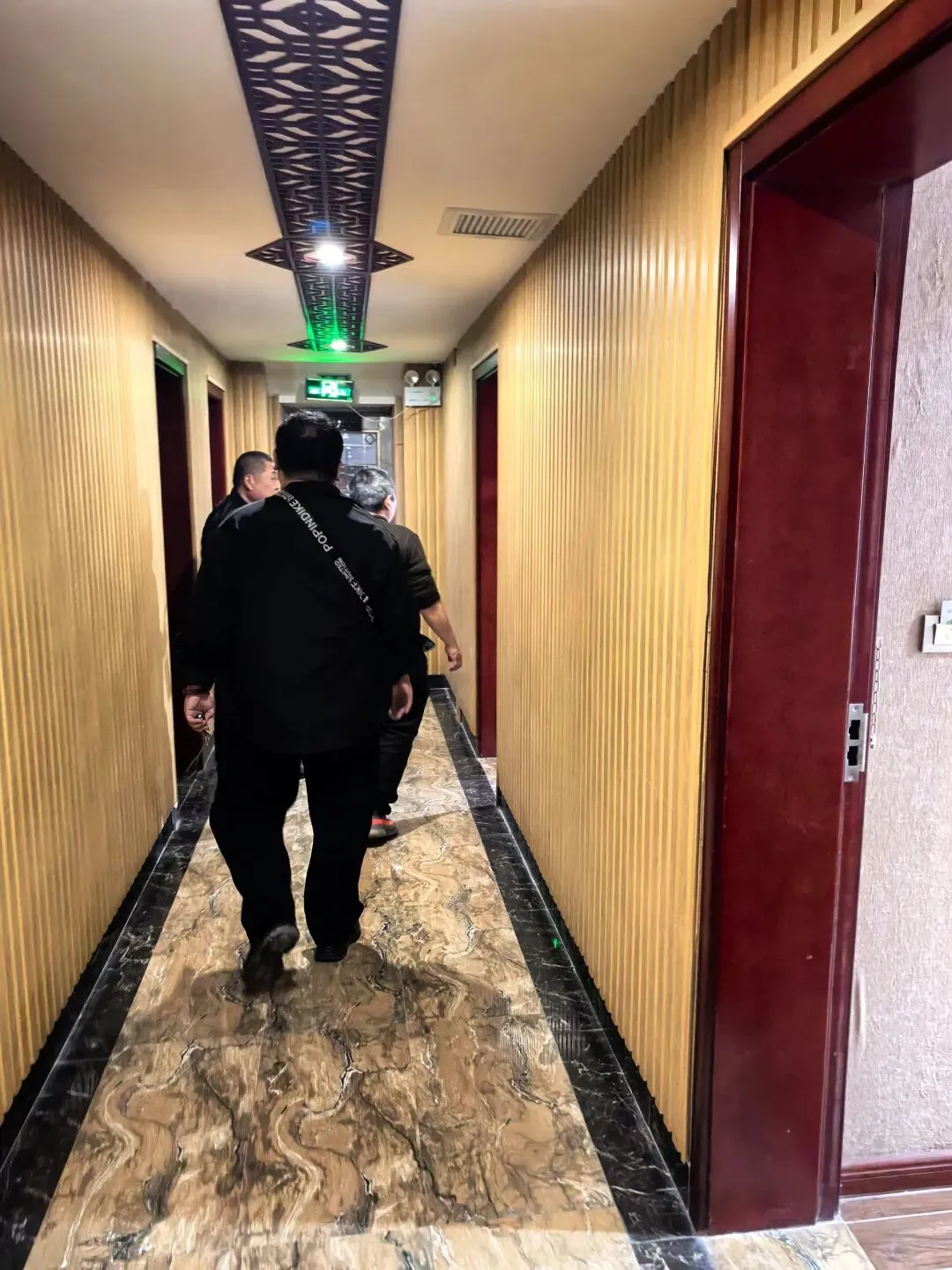 市场人少了,一样不耽误咱们淘宝捡漏