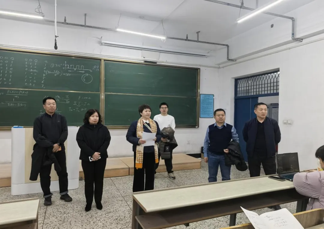 计算机科学与技术学院领导深入新生晚自习巡查指导