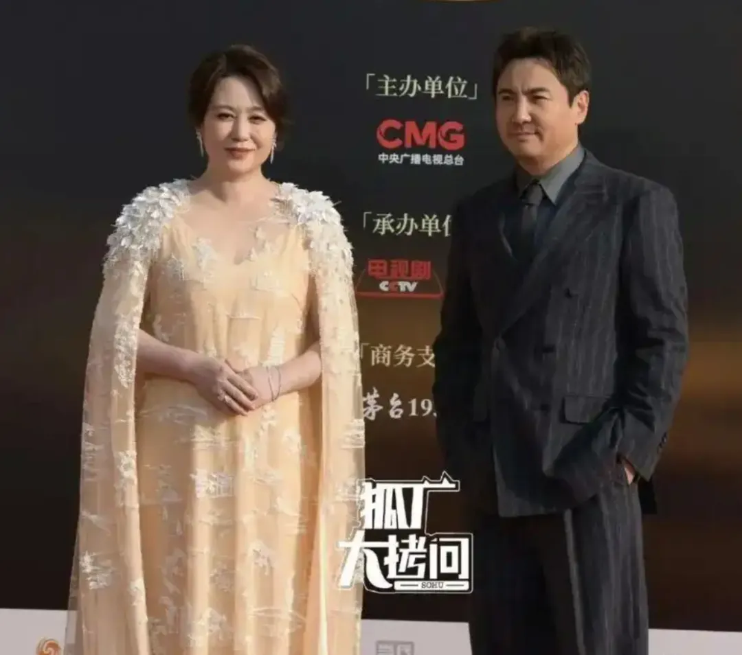 张凌赫拉踩陈哲远?辛芷蕾靠营销抢咖位?马丽甩沈腾当女主?孔雪儿吃到红利?发疯对抗夫妻真吓人?