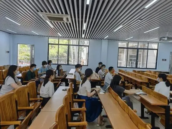 大数据与人工智能学院计算机应用技术专业召开师生座谈会