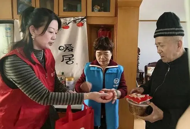 我们的节日|晋安区营销中心党支部开展“浓情拗九,福粥送暖,反诈护航”活动