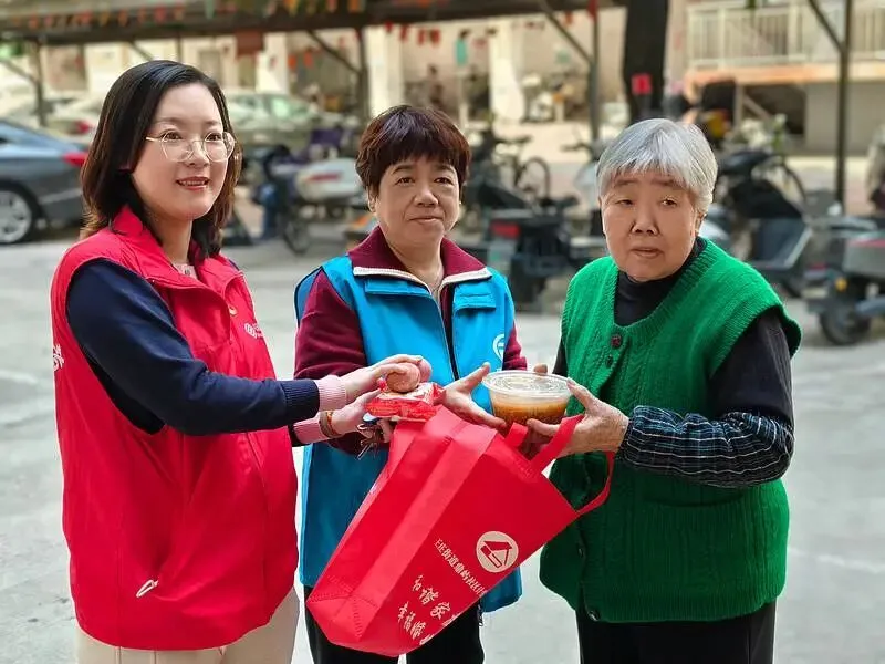 我们的节日|晋安区营销中心党支部开展“浓情拗九,福粥送暖,反诈护航”活动