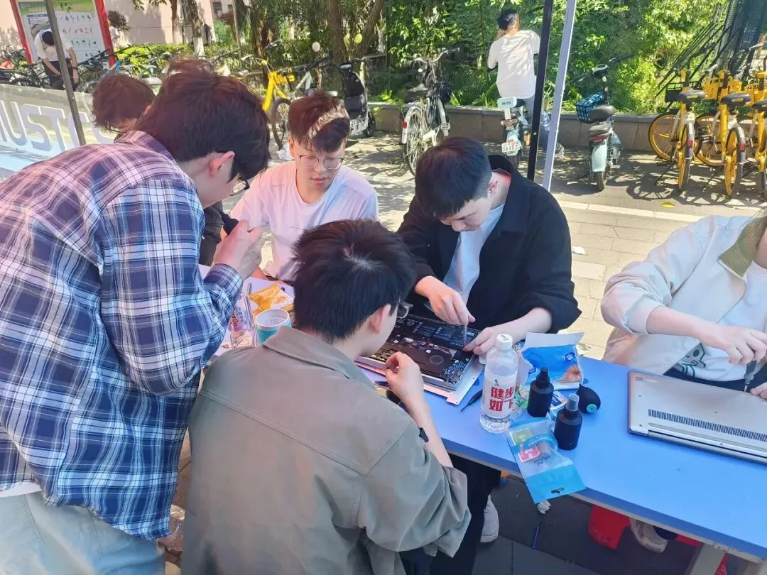 【院系风采】计算机科学与技术学院“红旗下的IT人”线下开放日活动顺利举办