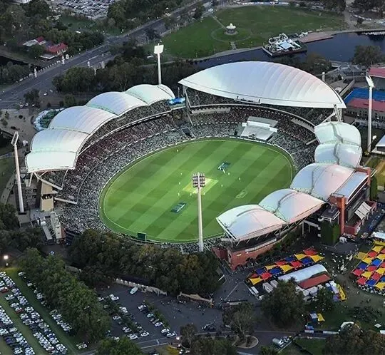 出售:对面就是中央市场和中国城!步行就到南澳和阿德莱德大学!阿德市区罗兰两房两浴公寓,可观城市风景!