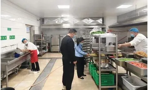 通许县市场监管局多措并举保障2025年中招体育实验考试期间校园食品安全
