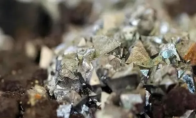 全球稀土市场震荡:120吨中国稀土非法转售案引发产业链连锁反应