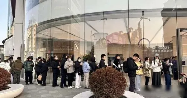 北京街头排长队抢手机,华为这次真不是靠营销,是把体验做扎实了