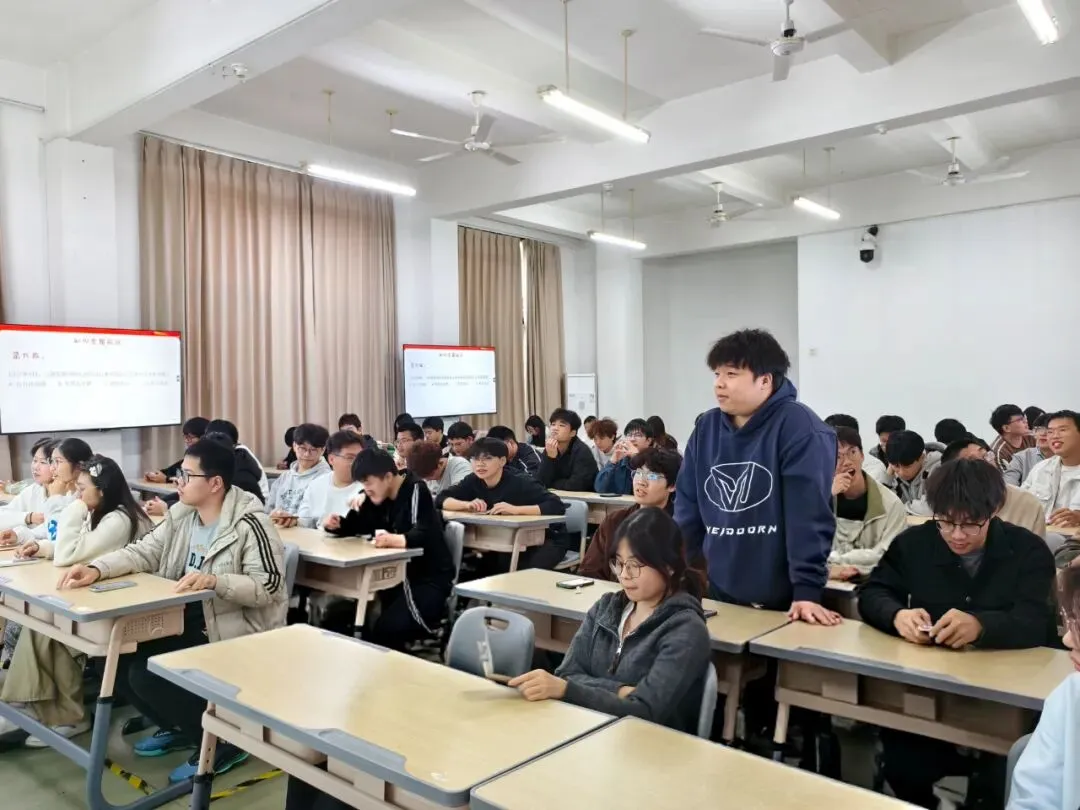 计信资讯 | 我院2024级计算机科学与技术团支部开展“学思践悟全会精神,以赛促学筑牢信念”主题团日活动