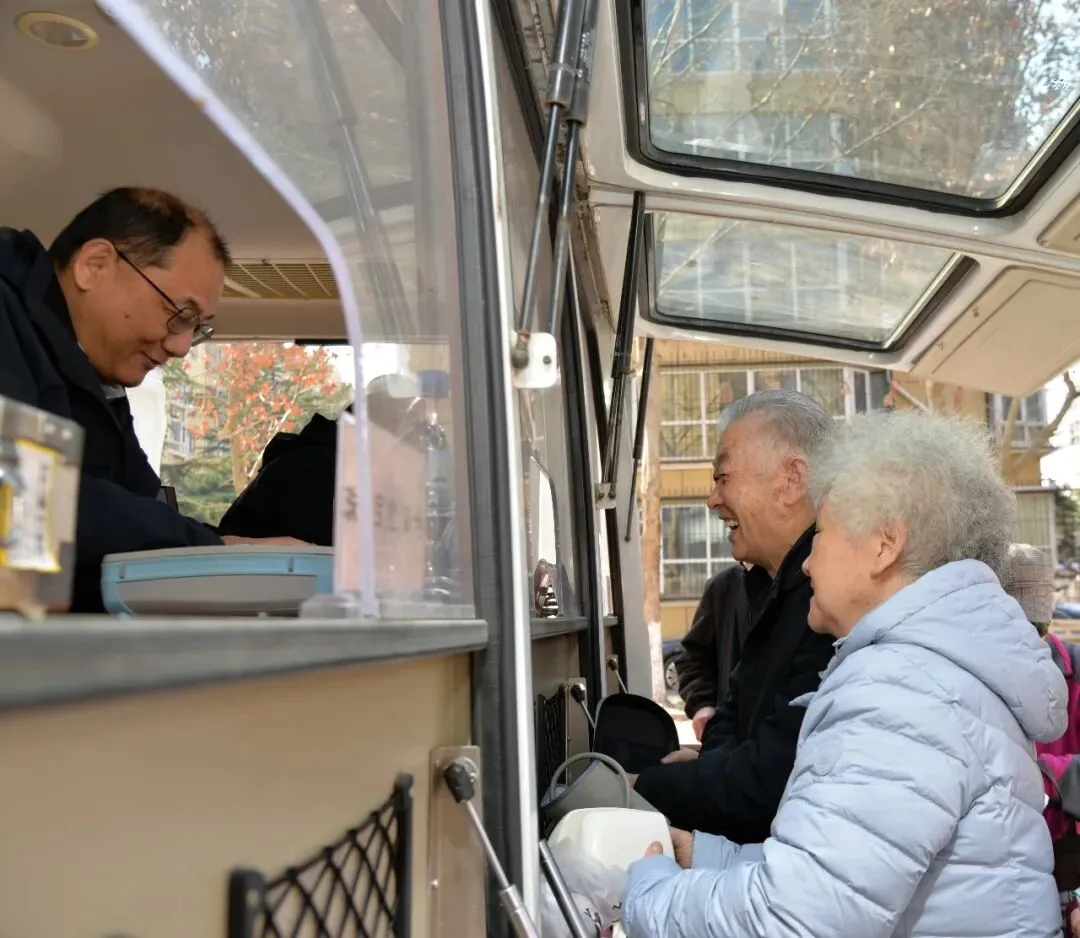 普法课堂进社区,手机随身变“砝码”济南市场监管这场“以案说法”开到了居民家门口