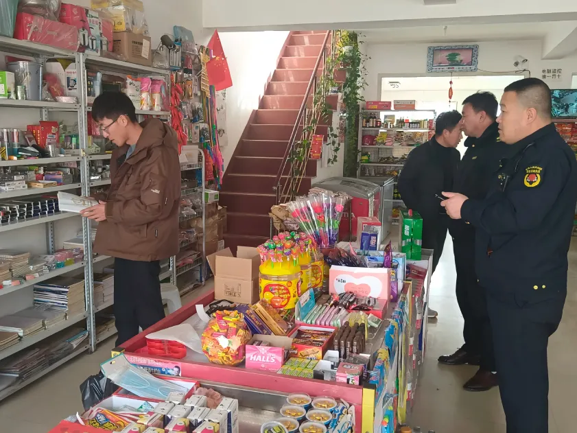 市场监管|东丰县大阳镇开展“扫黄打非”回头看联合执法